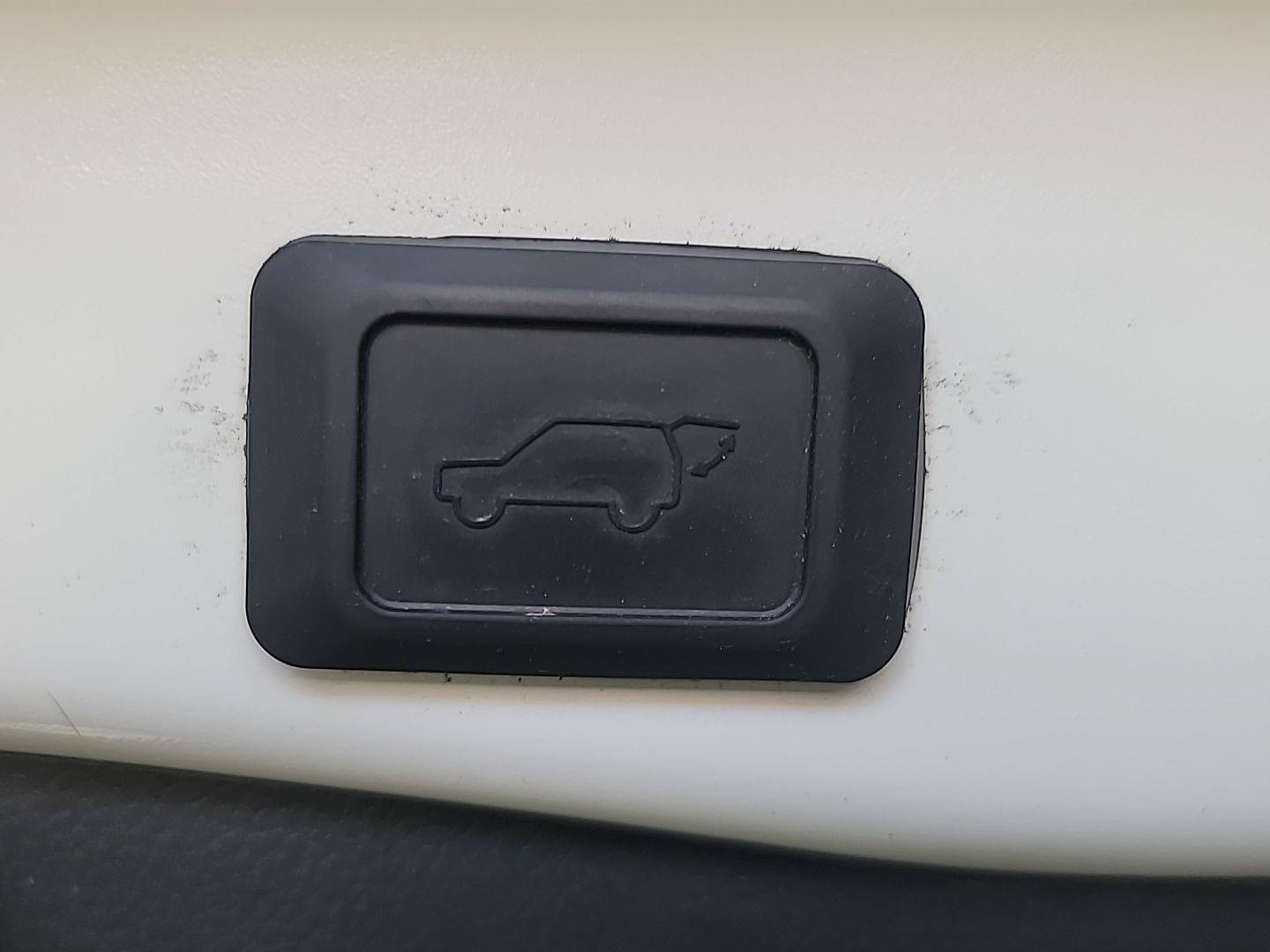 Used 2023 Toyota RAV4 XLE w/ Convenience Package AWD/4WD image 8