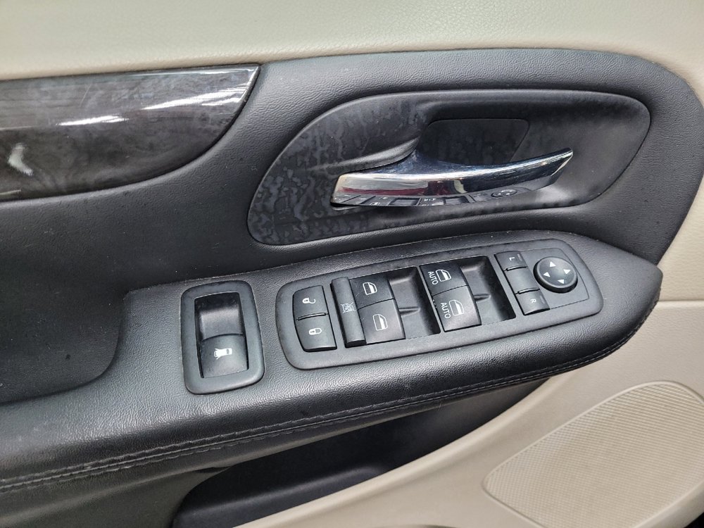 Used 2018 Dodge Grand Caravan SE FWD image 27