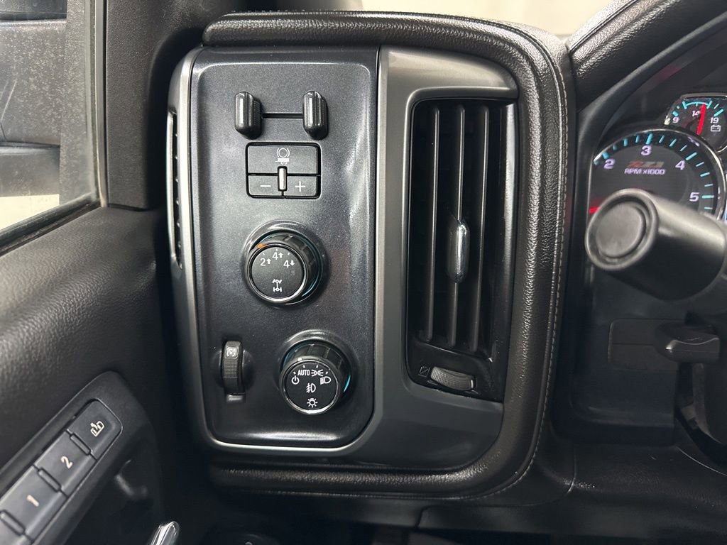 Used 2015 Chevrolet Silverado 2500 LTZ w/ LTZ Plus Package AWD/4WD image 45