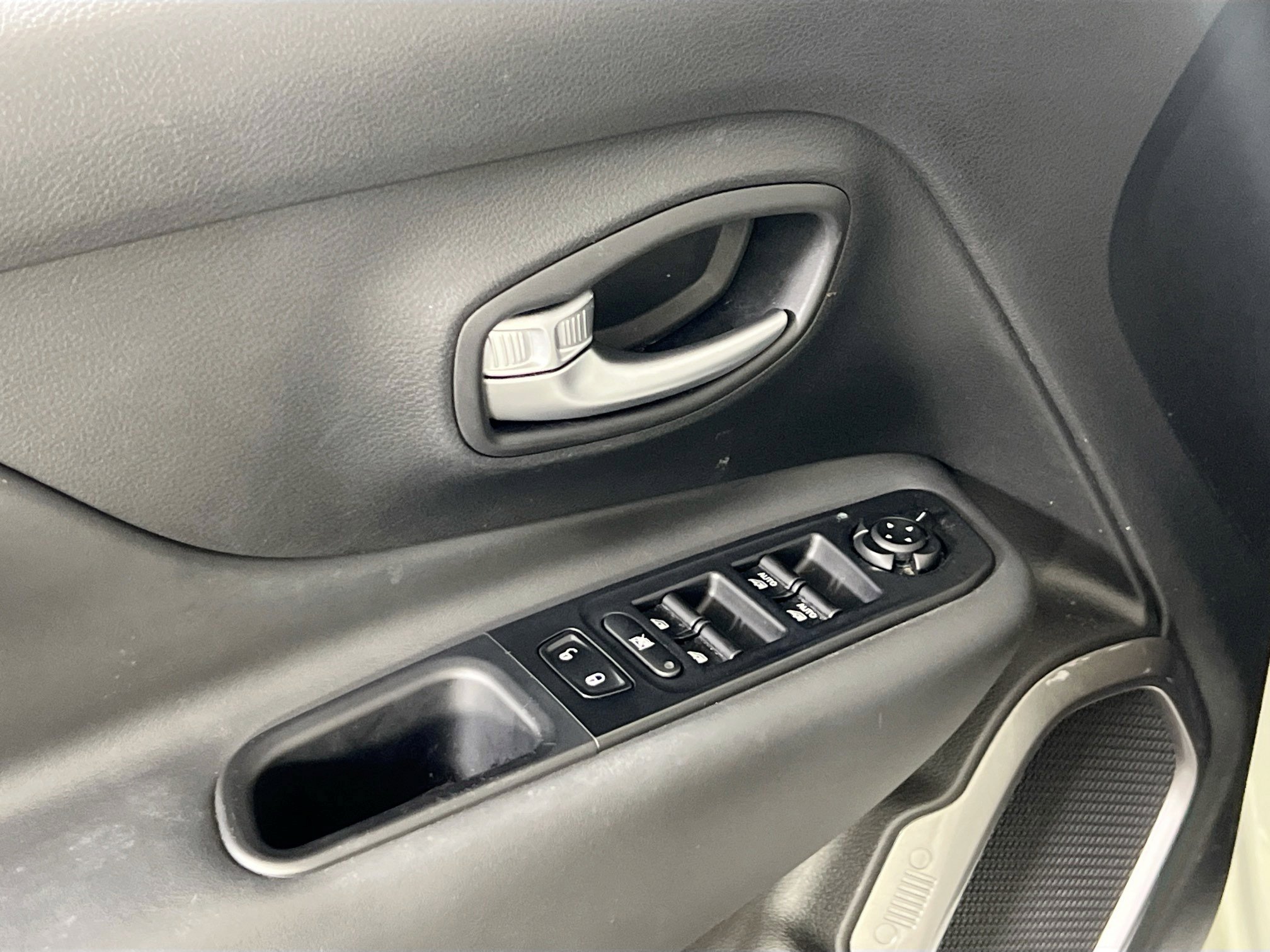 Used 2022 Jeep Renegade Limited w/ Sun, Sound & Wheels Group AWD/4WD image 18