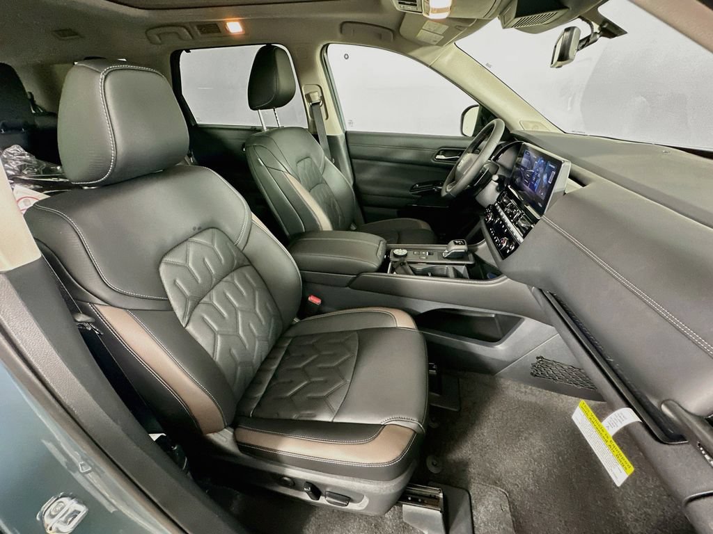 New 2026 Nissan Pathfinder Platinum AWD/4WD image 37