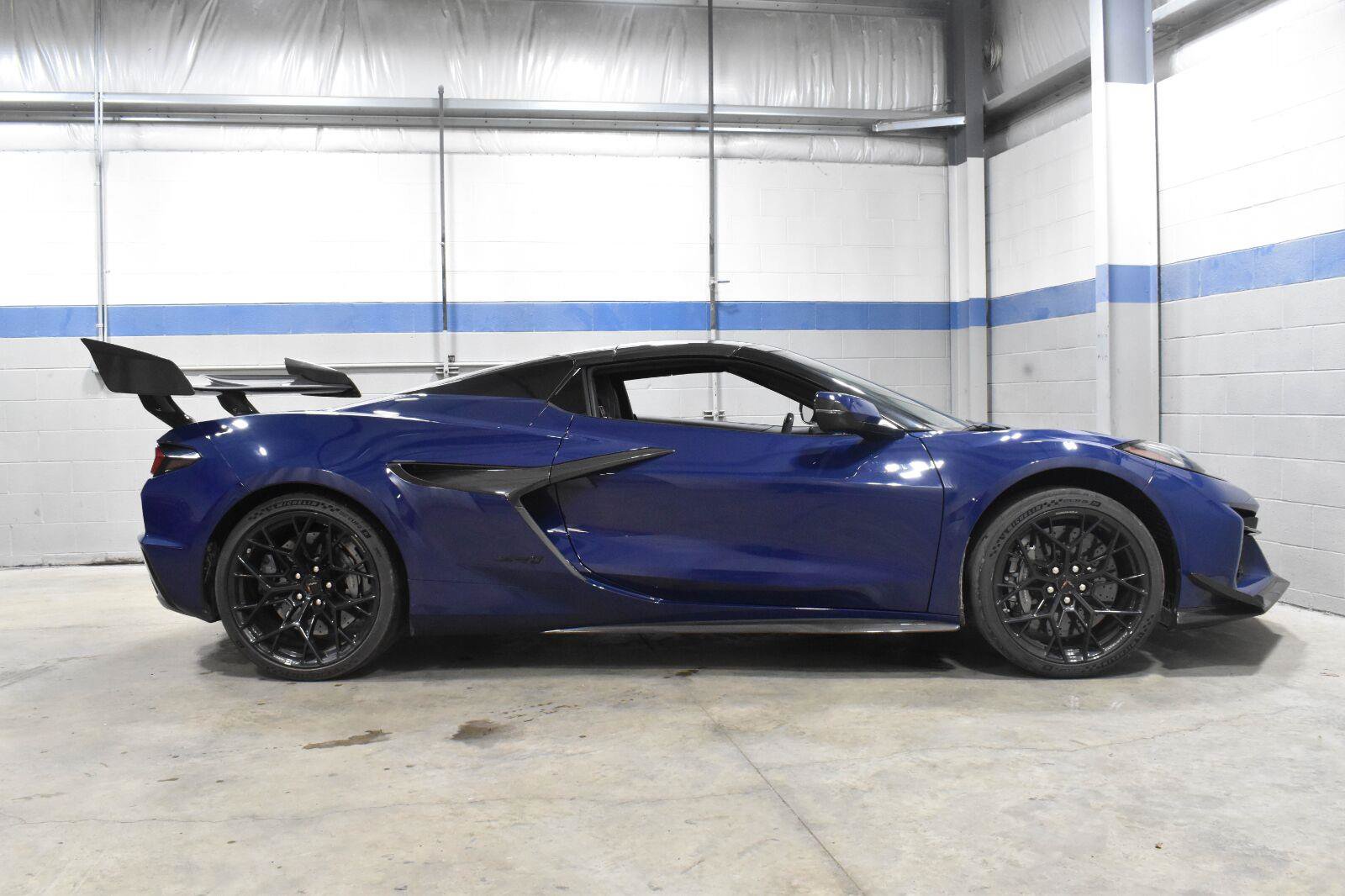 Used 2025 Chevrolet Corvette ZR1 w/ ZR1 Carbon Fiber Aero Package RWD image 20