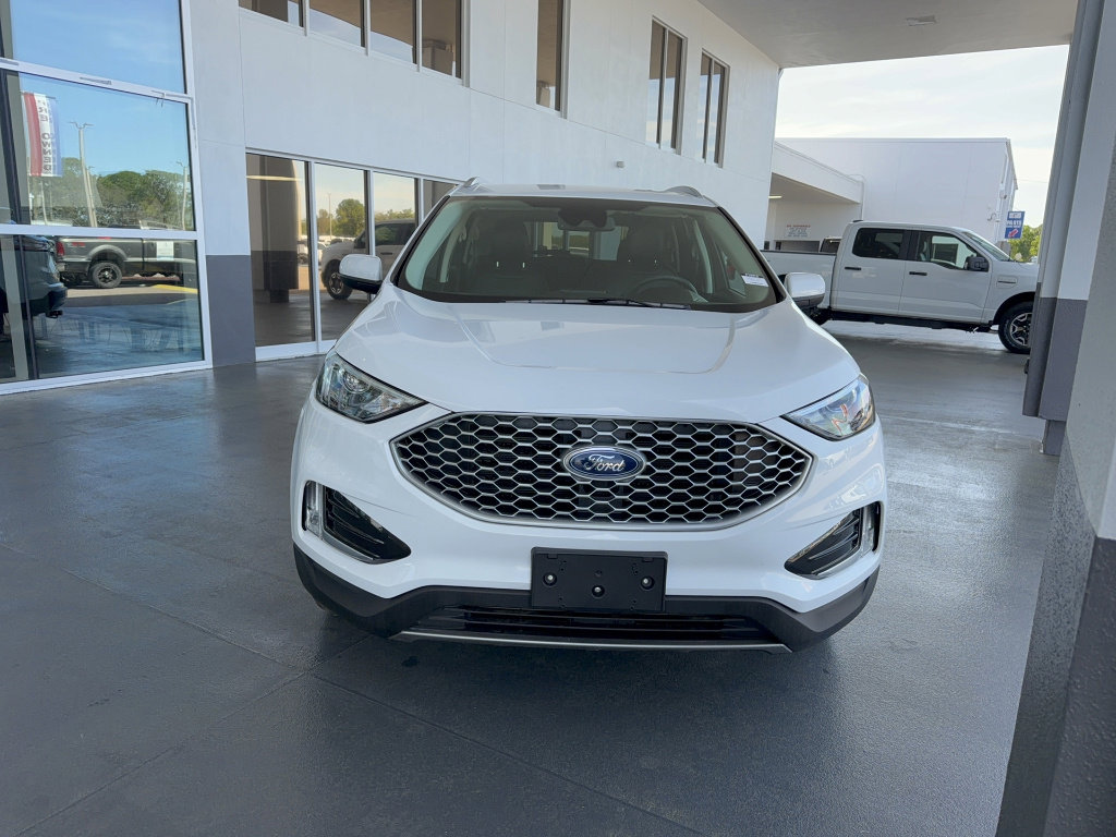 Certified 2024 Ford Edge SEL w/ Convenience Package image 3