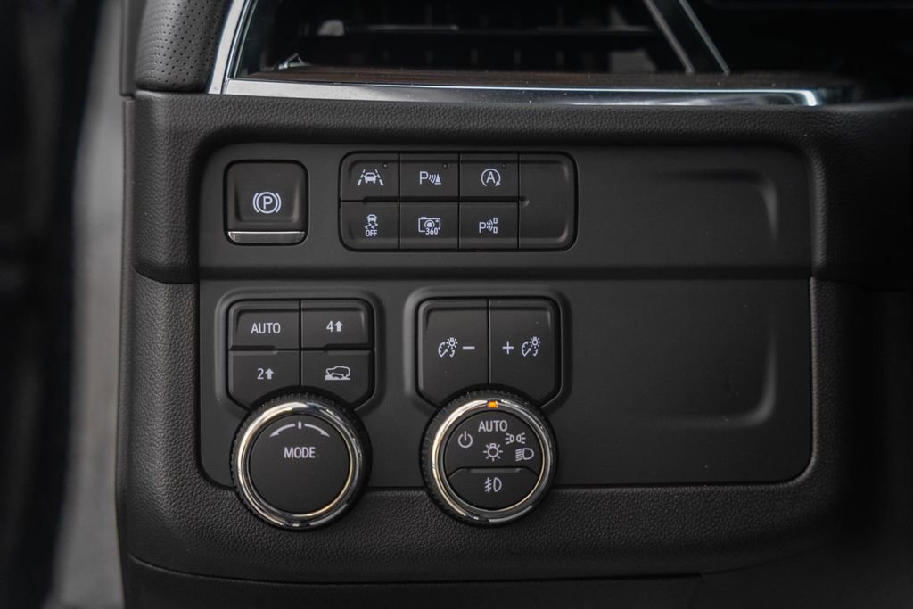 Used 2026 Chevrolet Suburban Premier image 47
