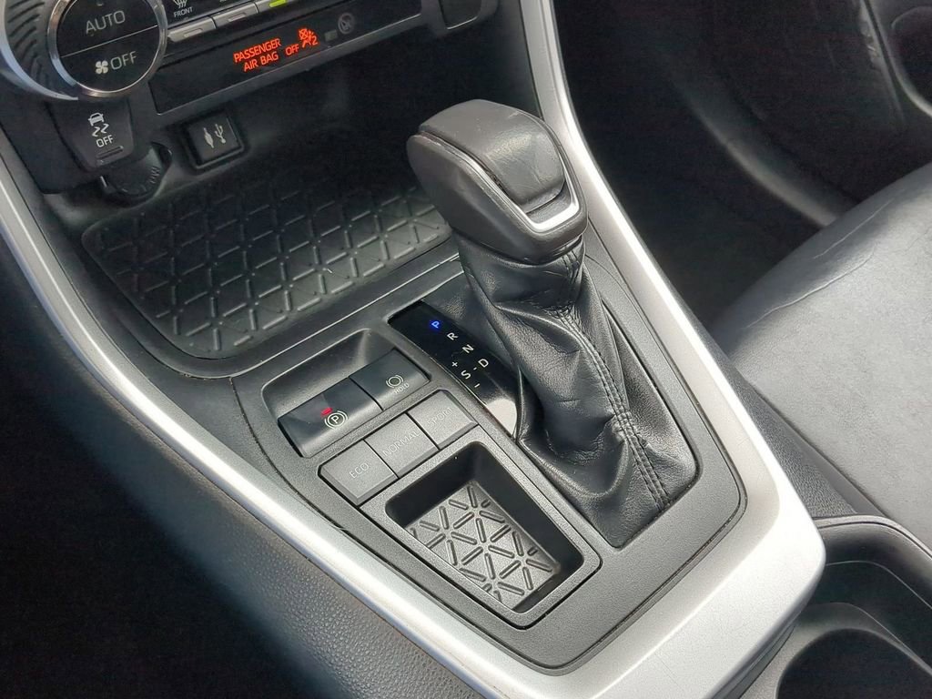 Used 2019 Toyota RAV4 XLE Premium w/ Carpet Mat Package FWD image 18