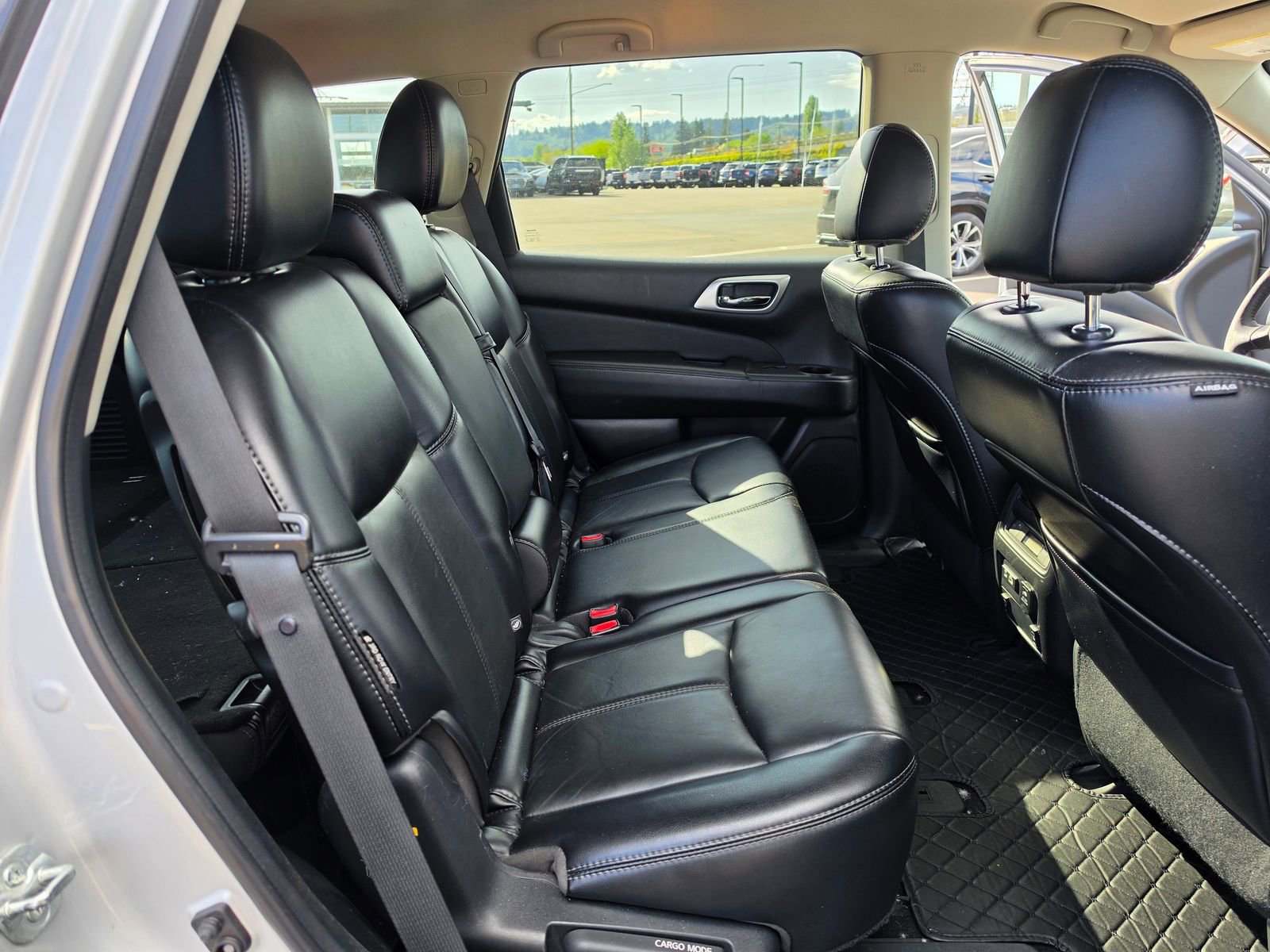 Used 2020 Nissan Pathfinder SL AWD/4WD image 11