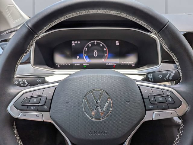 Used 2025 Volkswagen Taos SE AWD/4WD image 32