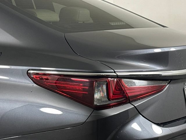 Used 2024 Lexus ES 350 w/ Premium Package FWD image 16