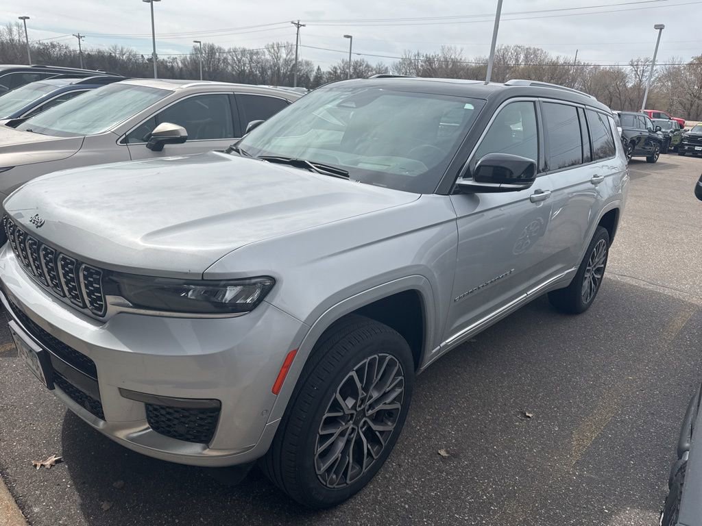 Used 2022 Jeep Grand Cherokee L Summit AWD/4WD image 5