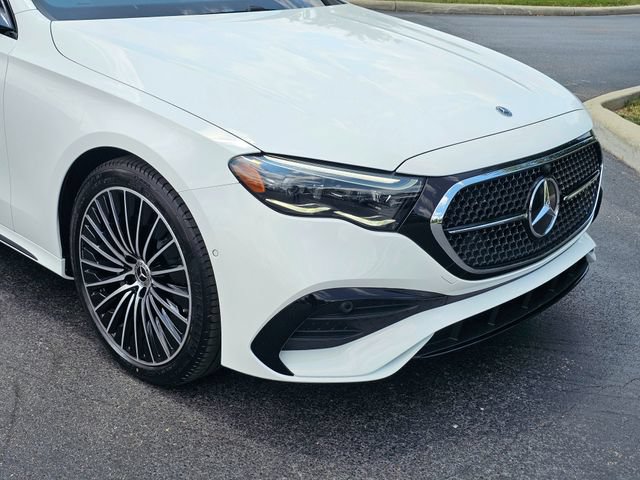 New 2026 Mercedes-Benz E 350 4MATIC Sedan image 4