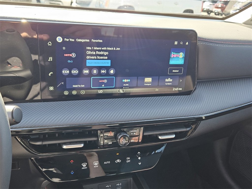 New 2026 Nissan Kicks SR image 18