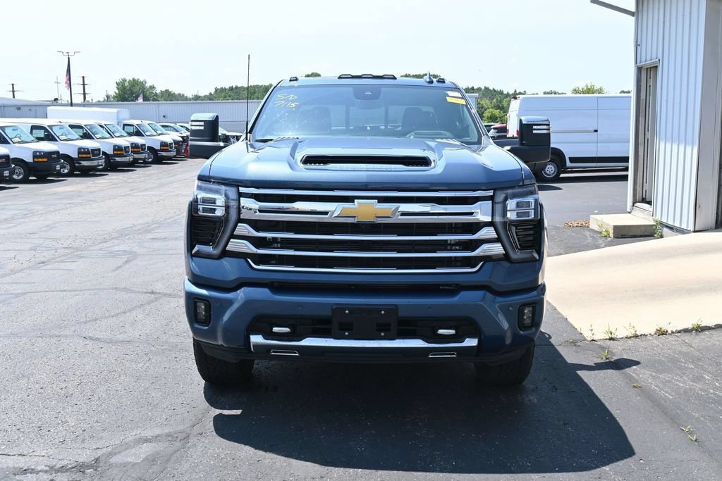 Used 2026 Chevrolet Silverado 3500 High Country w/ High Country Premium Package AWD/4WD image 14