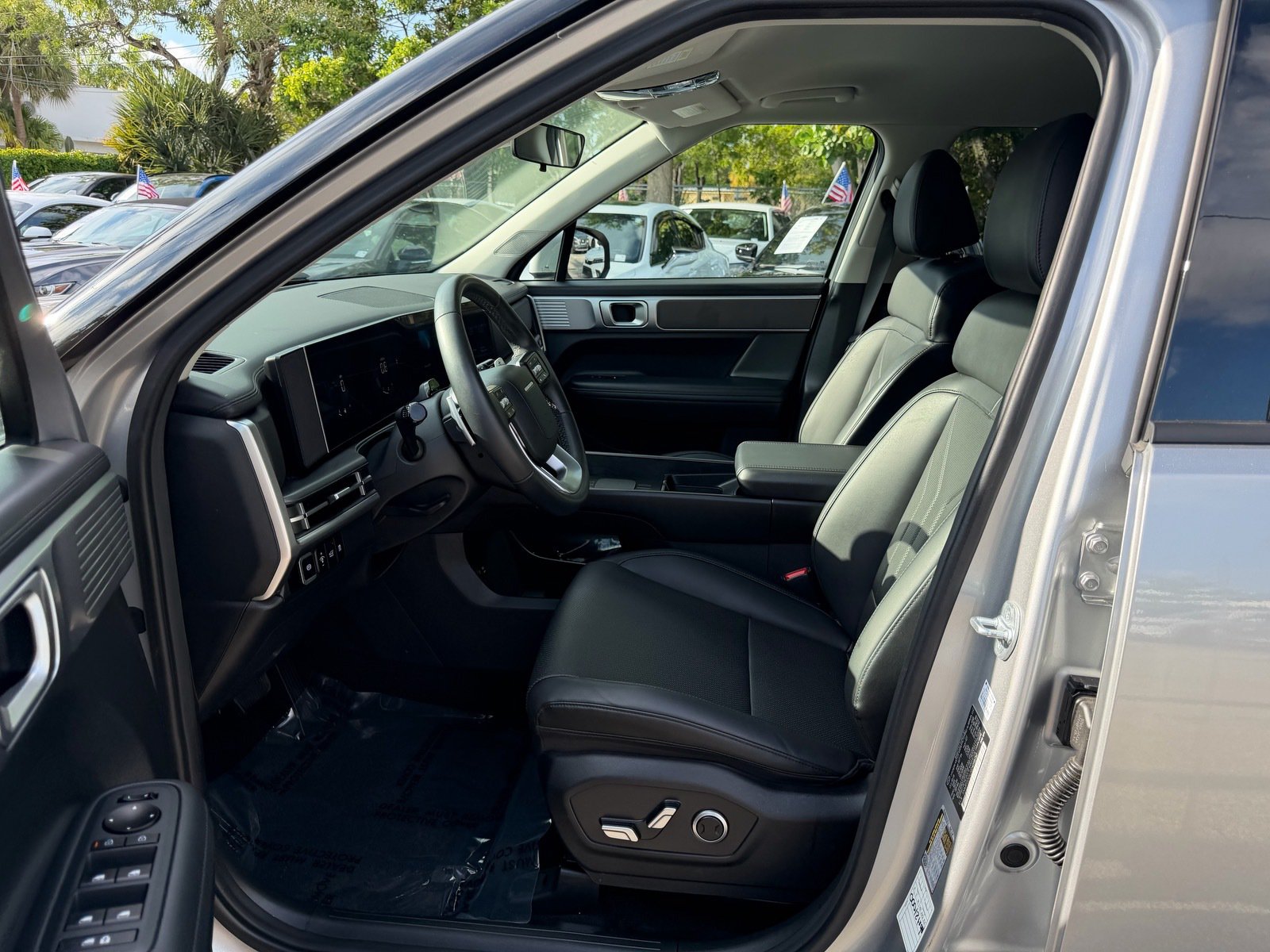 Used 2025 Hyundai Santa Fe SEL AWD/4WD image 10