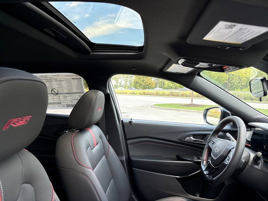 New 2026 Chevrolet Trax RS w/ Sunroof Package FWD image 9
