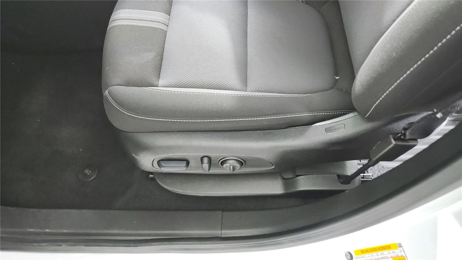 Used 2025 Chevrolet Blazer LT w/ Convenience Package AWD/4WD image 11