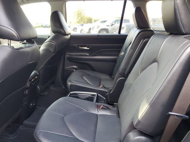 Used 2024 Toyota Grand Highlander Platinum image 11