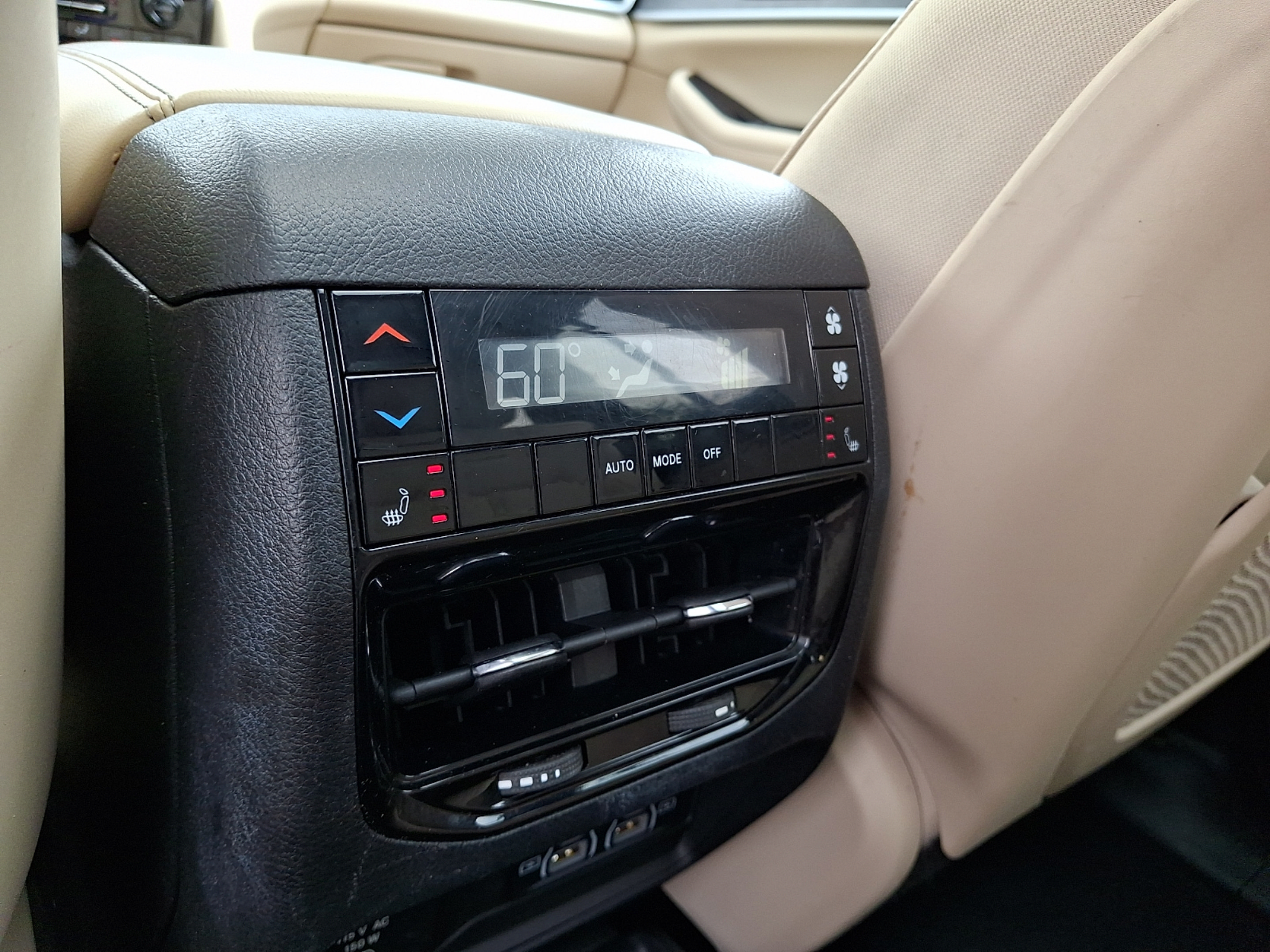 Used 2023 Jeep Grand Cherokee L Limited w/ Luxury Tech Group II AWD/4WD image 9