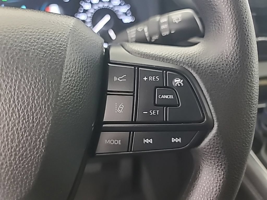 Used 2026 Toyota Sienna LE FWD image 34