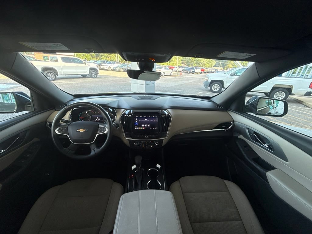 Used 2023 Chevrolet Traverse LT FWD image 14