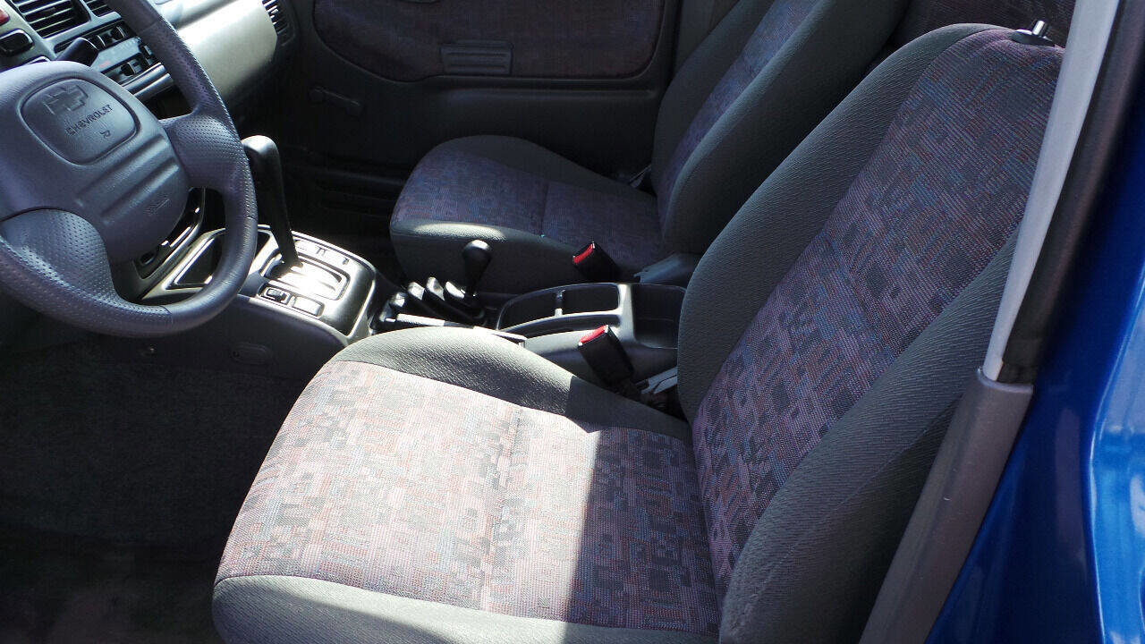 Used 2001 Chevrolet Tracker 4WD Convertible image 5