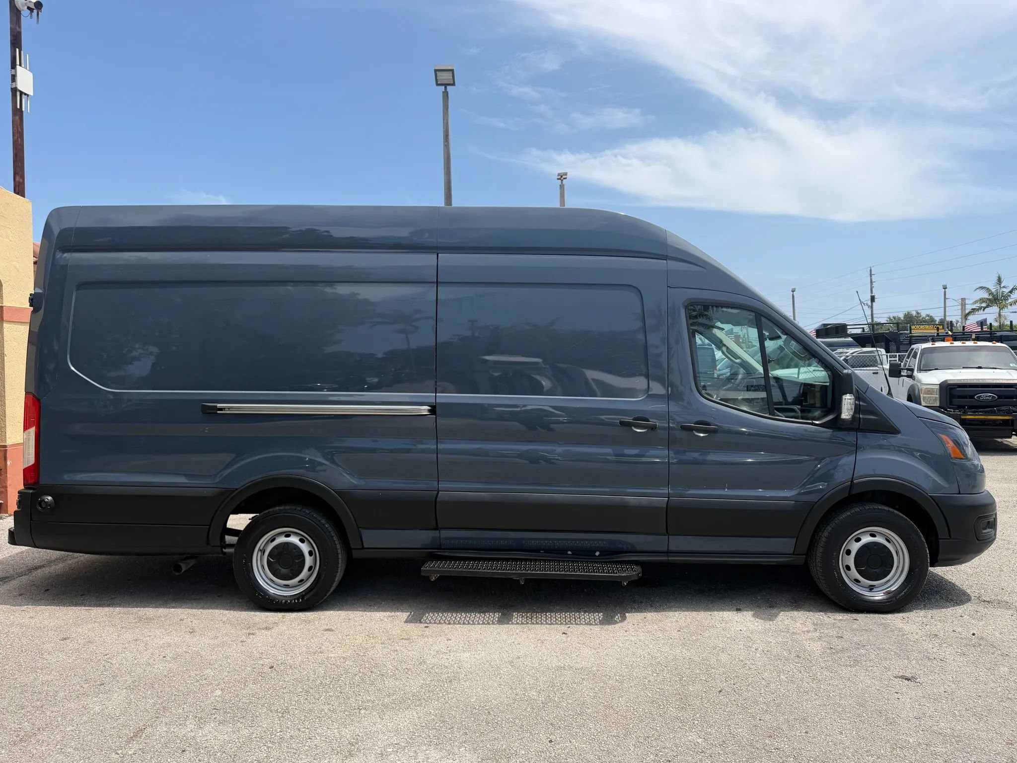 Used 2020 Ford Transit 250 148 High Roof Extended RWD image 7