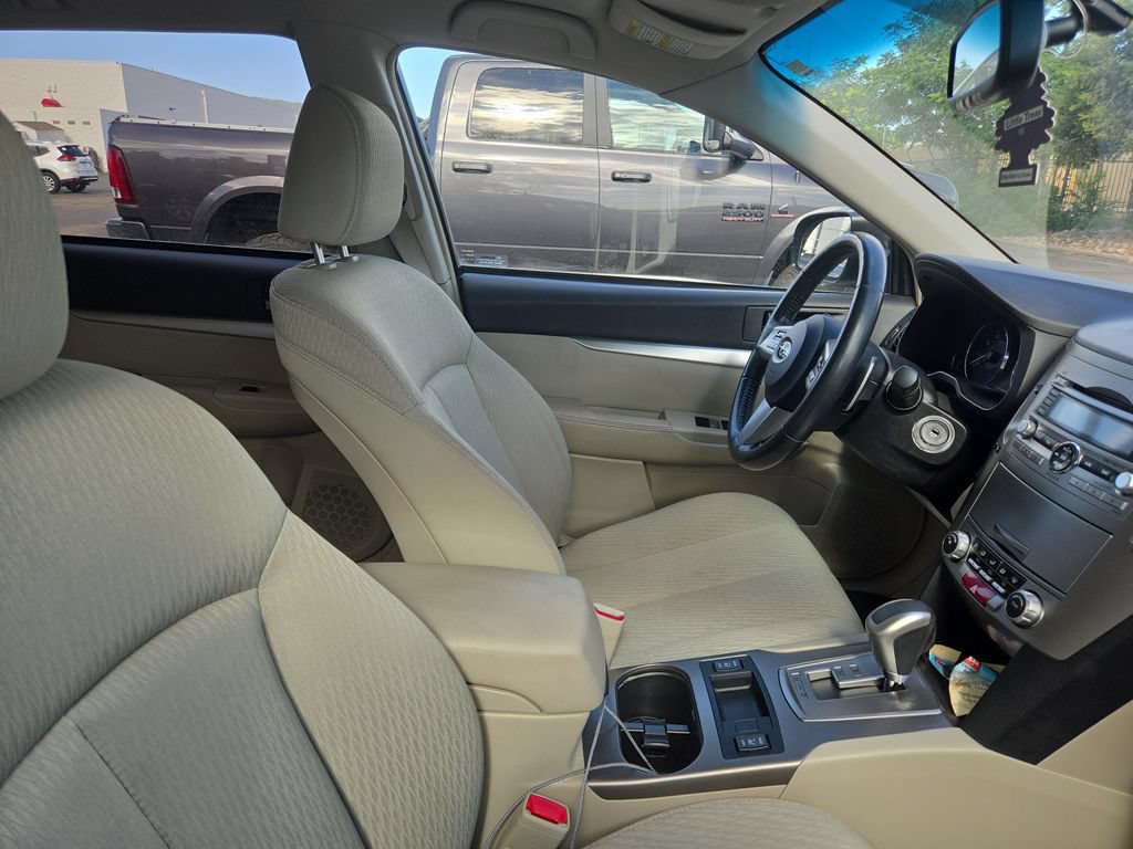 Used 2010 Subaru Outback 2.5i Premium AWD/4WD image 10