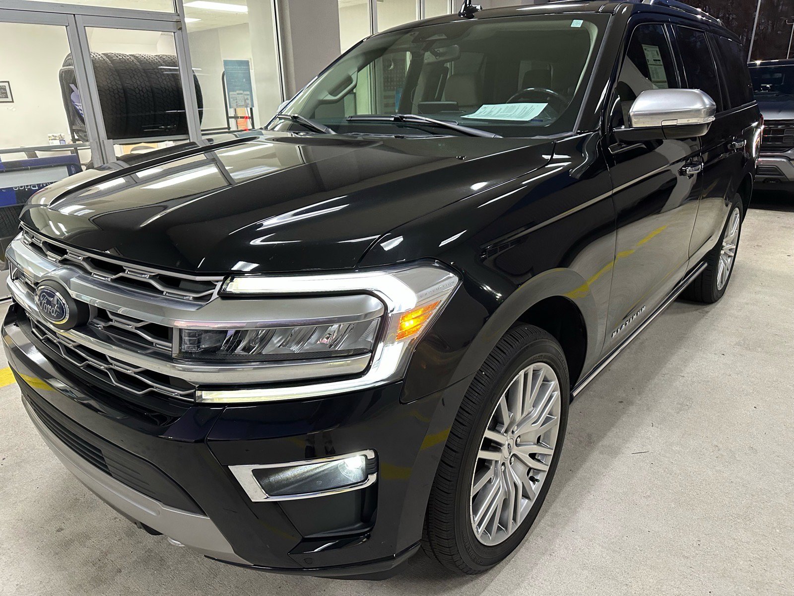 Certified 2023 Ford Expedition Platinum image 3