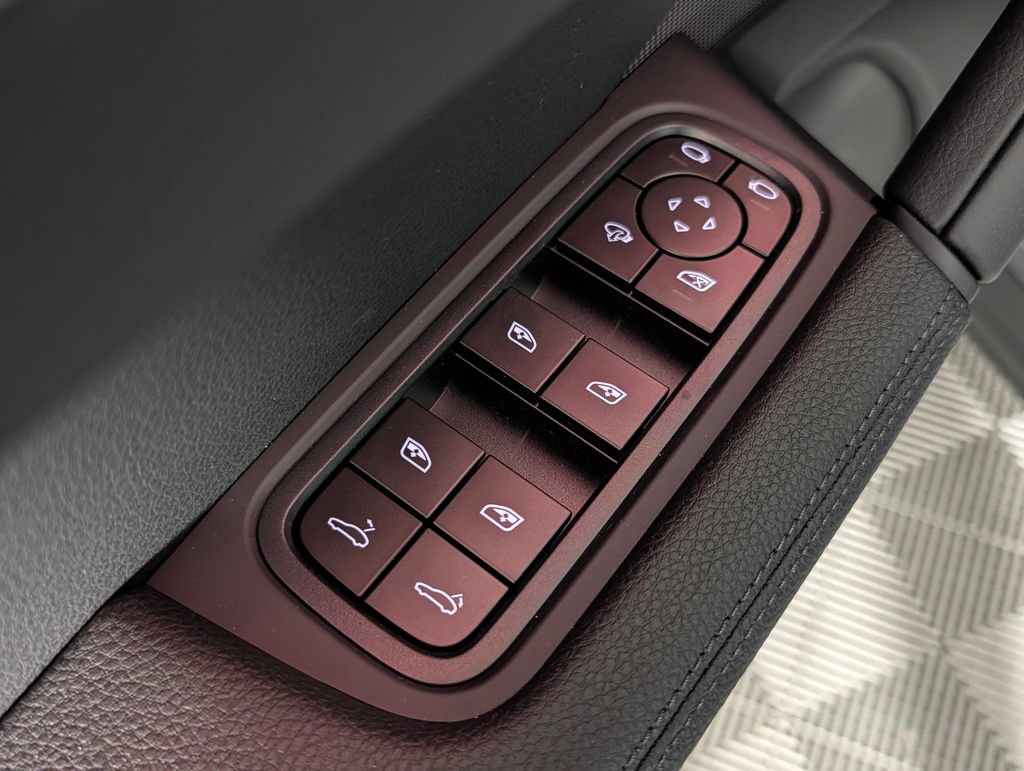 New 2026 Porsche Cayenne Coupe AWD/4WD image 26