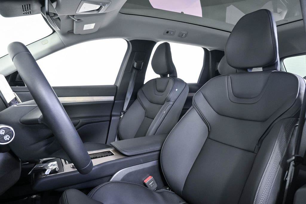 Certified 2025 Volvo EX90 Plus AWD/4WD image 7