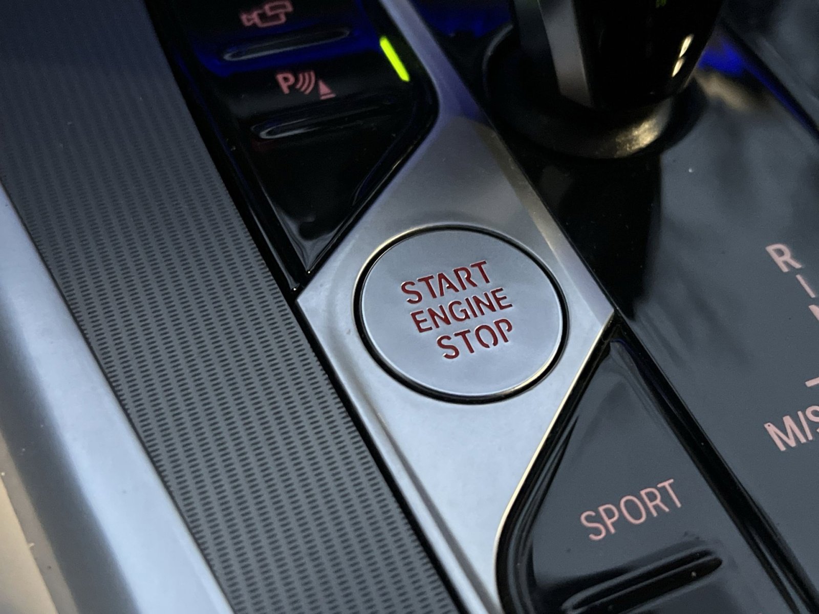 Used 2023 BMW X6 xDrive40i w/ Luxury Seating Package image 31