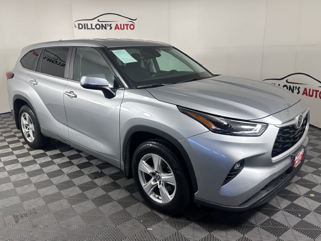 Used 2023 Toyota Highlander LE AWD/4WD image 10
