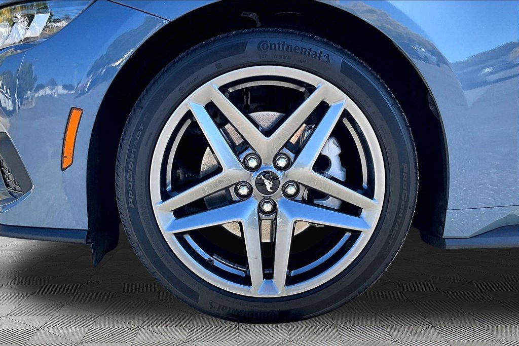 Used 2024 Ford Mustang Coupe RWD image 23