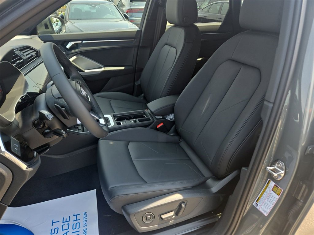 New 2025 Audi Q3 2.0T Premium image 11