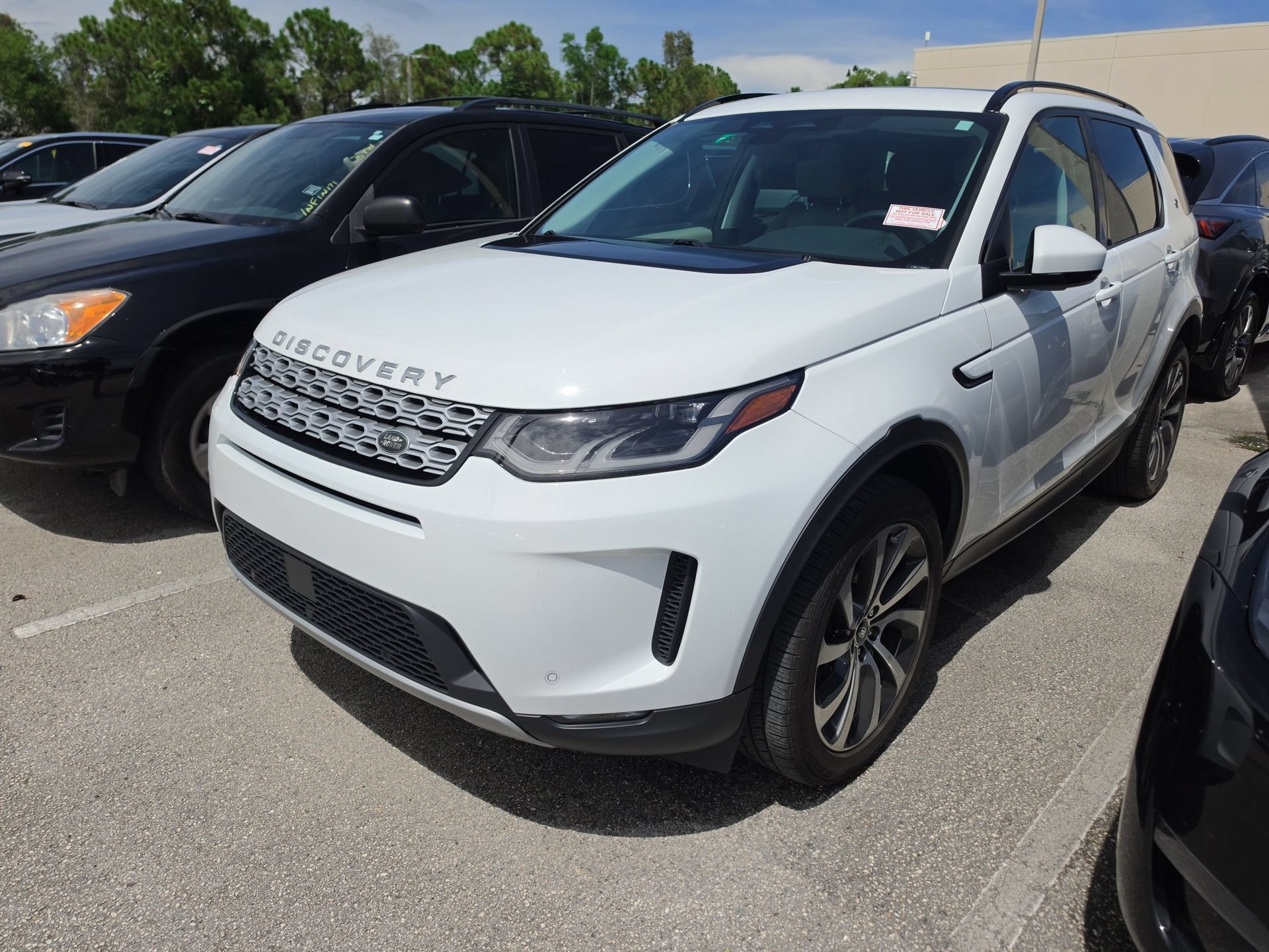 Used 2022 Land Rover Discovery Sport SE AWD/4WD image 3