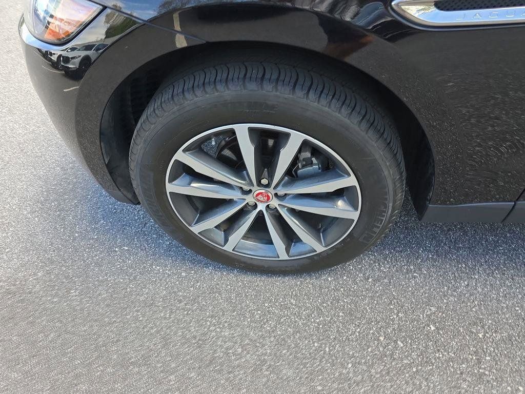 Used 2020 Jaguar F-PACE Prestige image 10