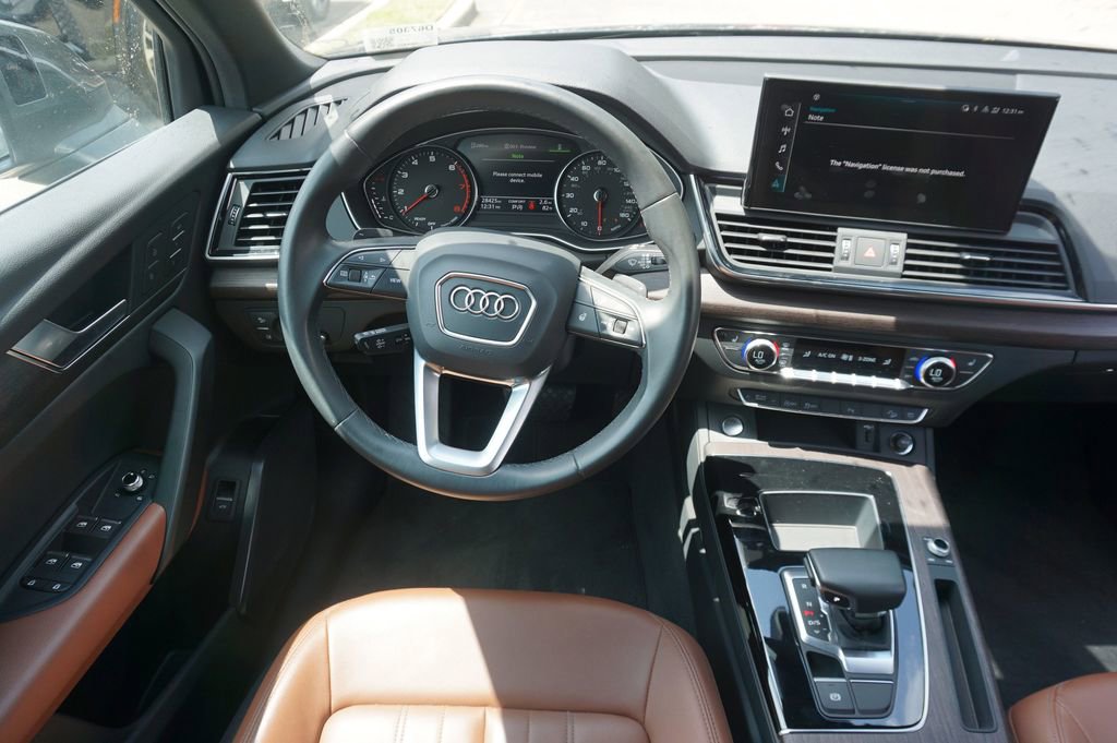 Used 2023 Audi Q5 2.0T Premium w/ Convenience Package AWD/4WD image 6