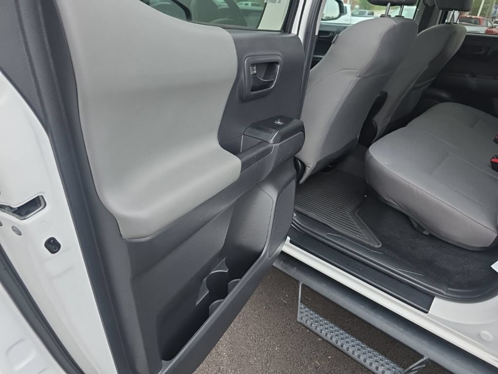 Used 2022 Toyota Tacoma SR AWD/4WD image 11