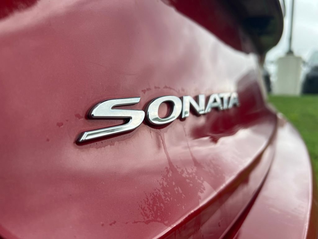 Used 2016 Hyundai Sonata Limited w/ Option Group 02 FWD image 12