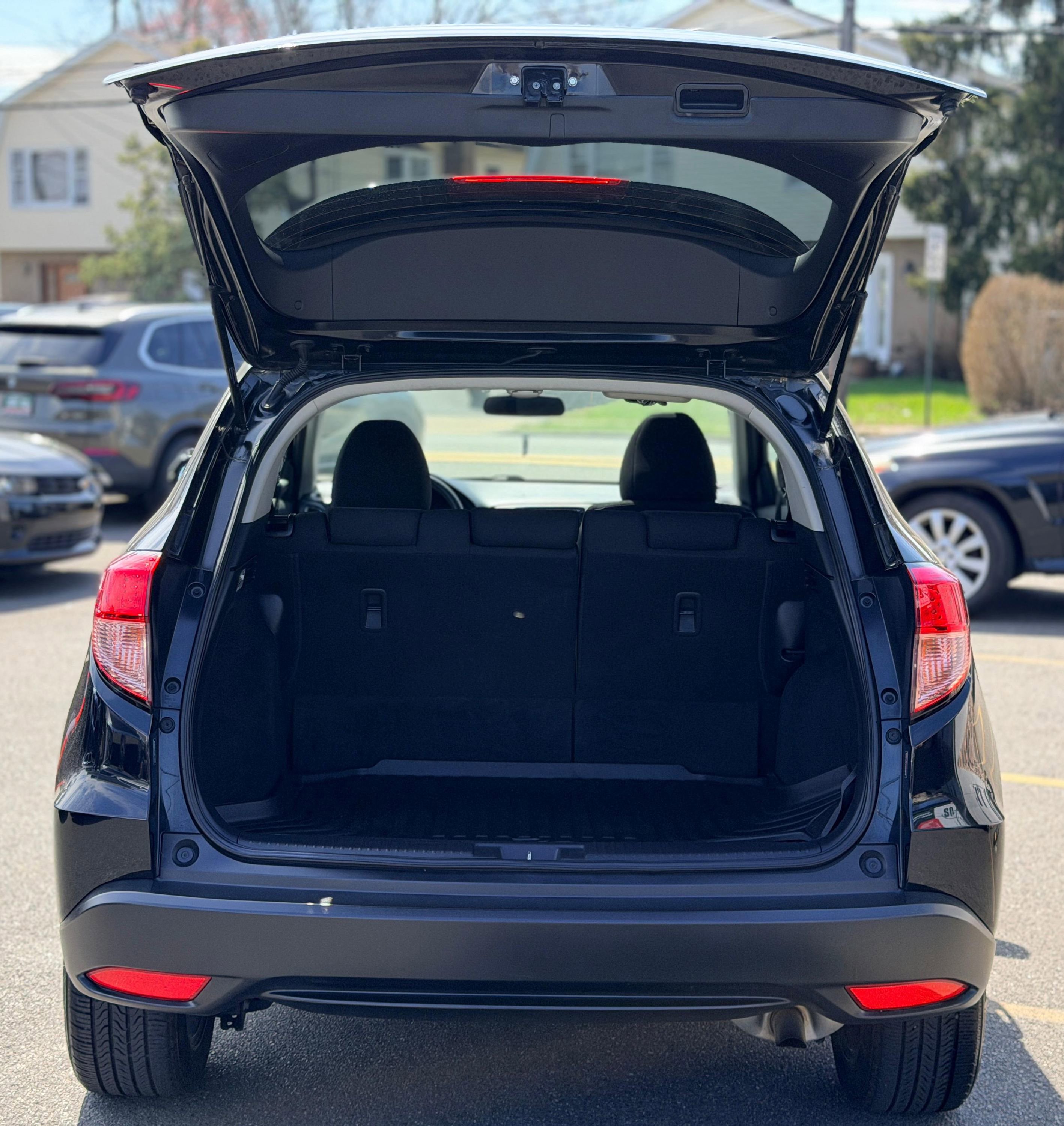 Used 2018 Honda HR-V EX image 12
