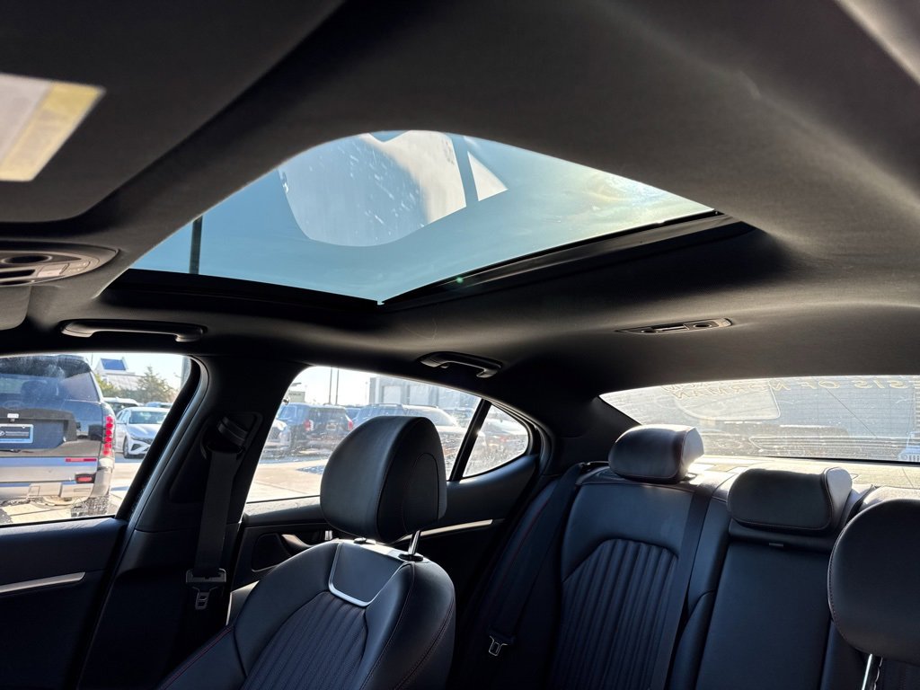 Used 2025 Genesis G70 2.5T w/ Sport Prestige Package image 16