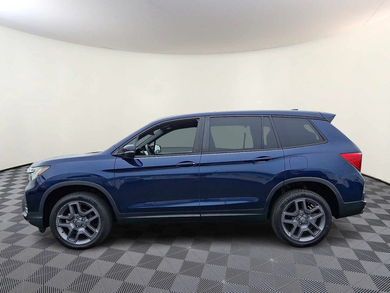 Used 2023 Honda Passport EX-L image 4