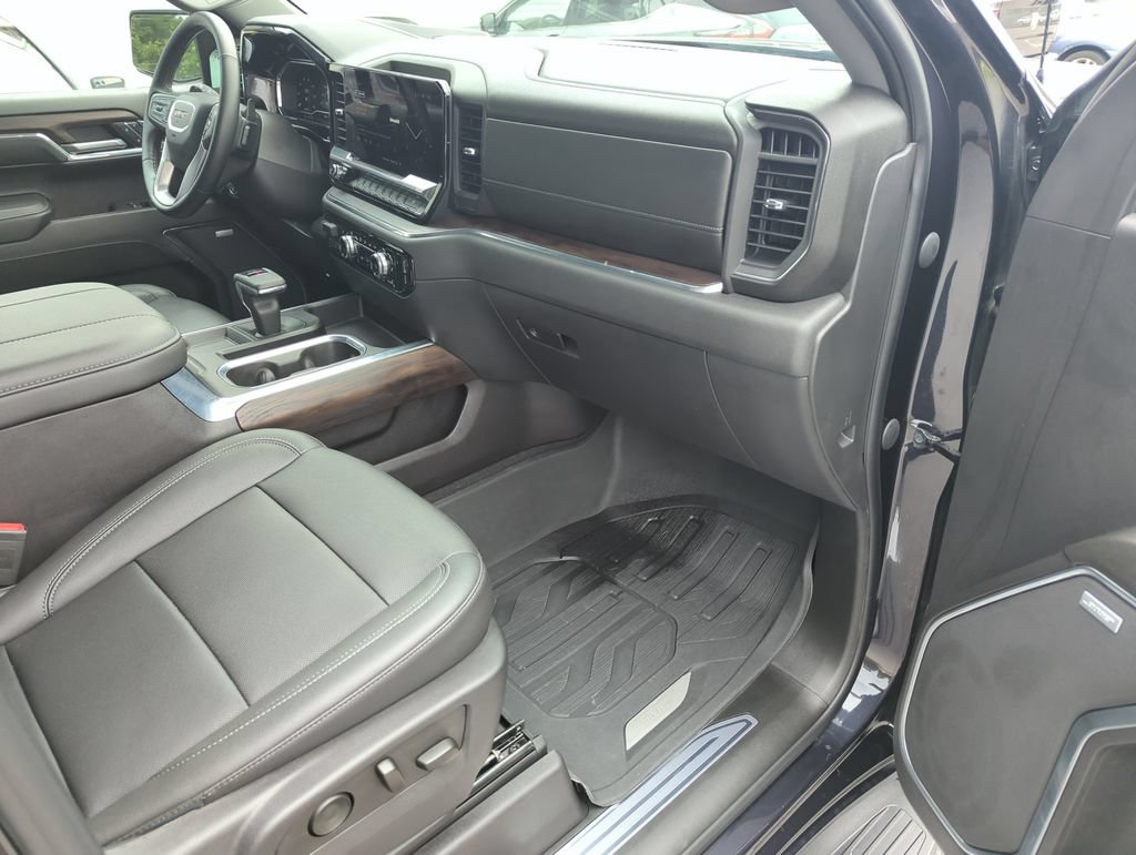 Used 2024 GMC Sierra 1500 SLT w/ SLT Premium Plus Package AWD/4WD image 34