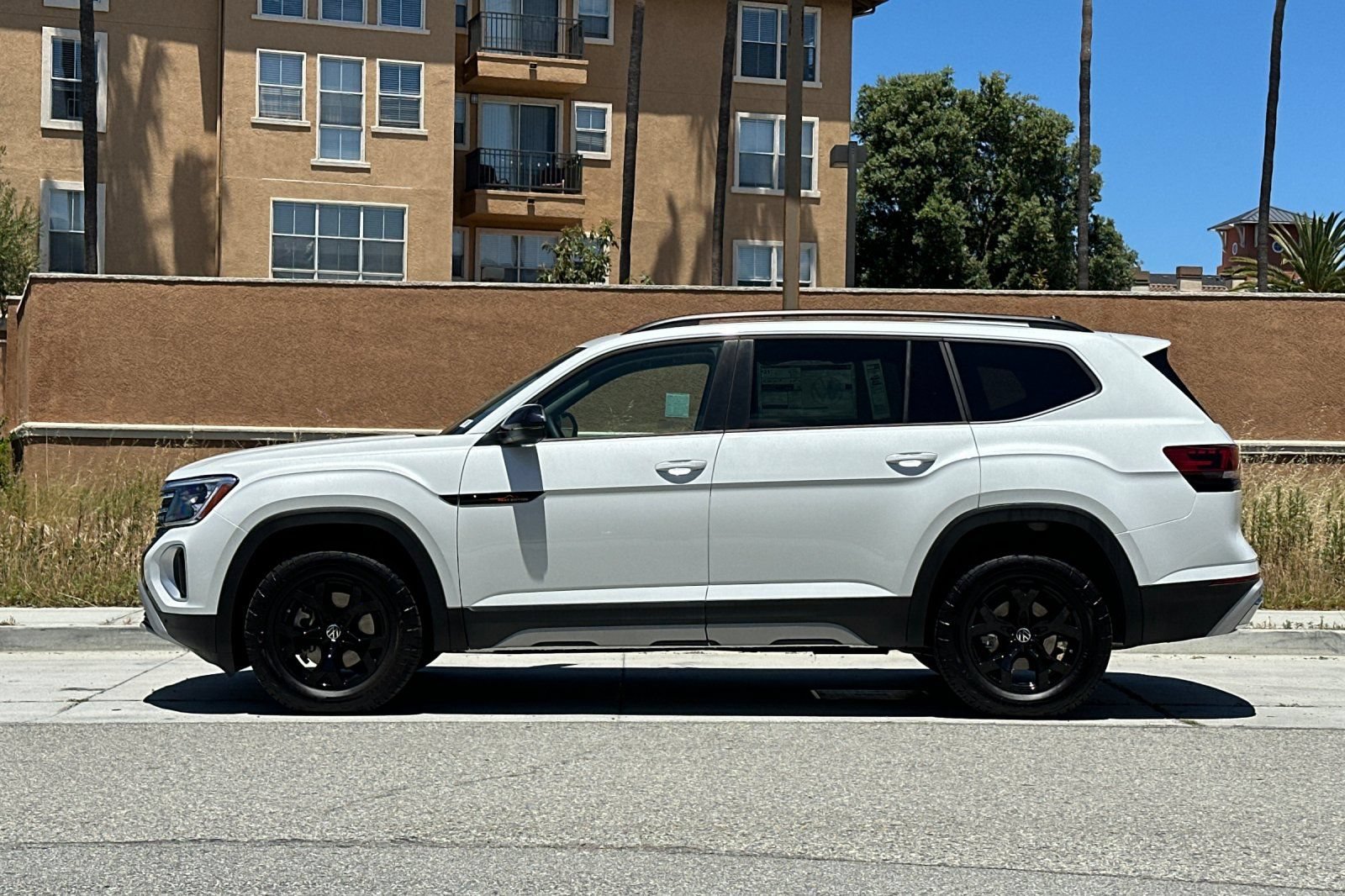 New 2026 Volkswagen Atlas Peak Edition AWD/4WD image 7