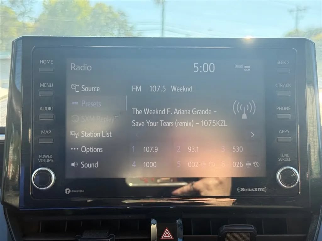 Used 2022 Toyota Corolla LE FWD image 14