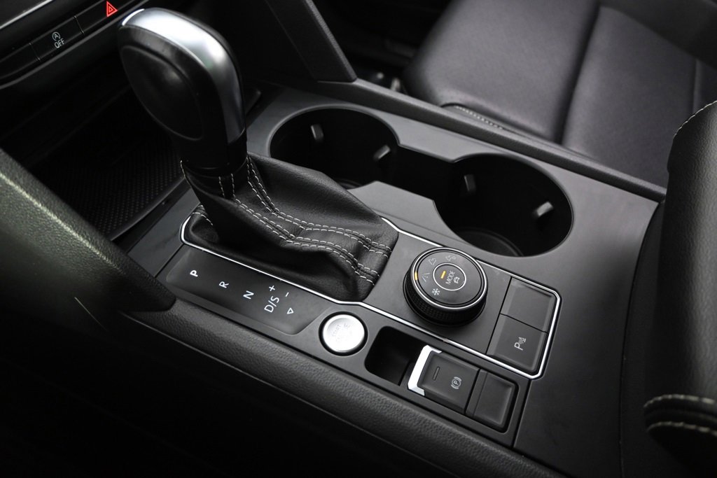 Used 2021 Volkswagen Atlas SE image 33