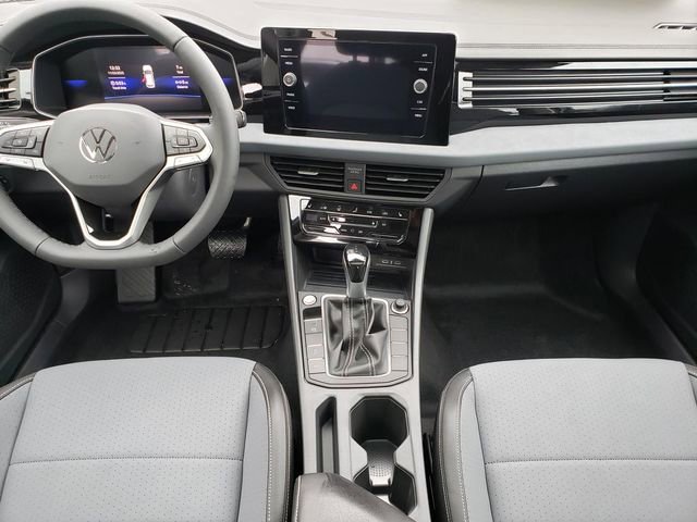 New 2026 Volkswagen Jetta SE image 9