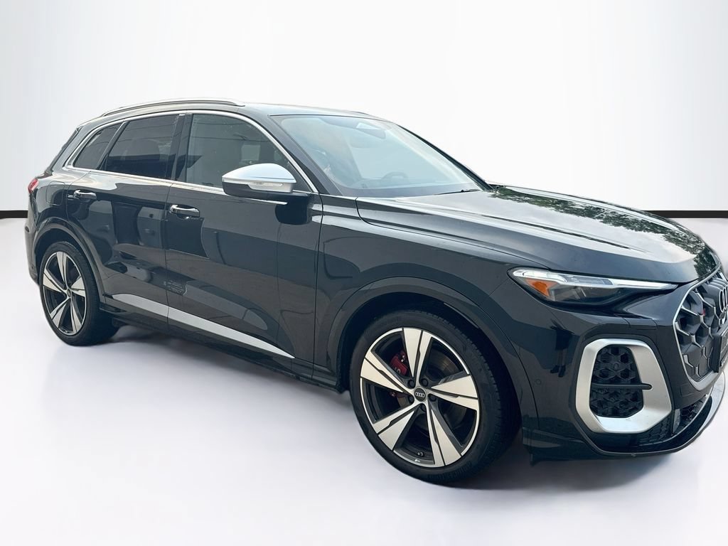 Certified 2025 Audi SQ5 Premium Plus AWD/4WD image 3