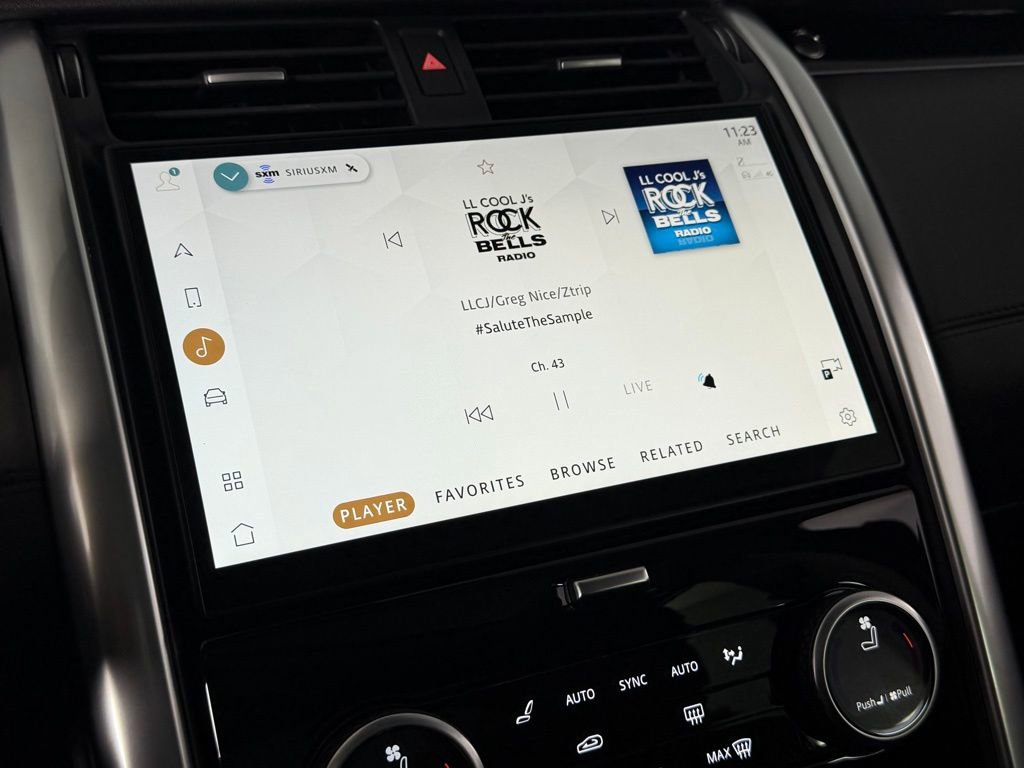 Used 2024 Land Rover Discovery S image 19