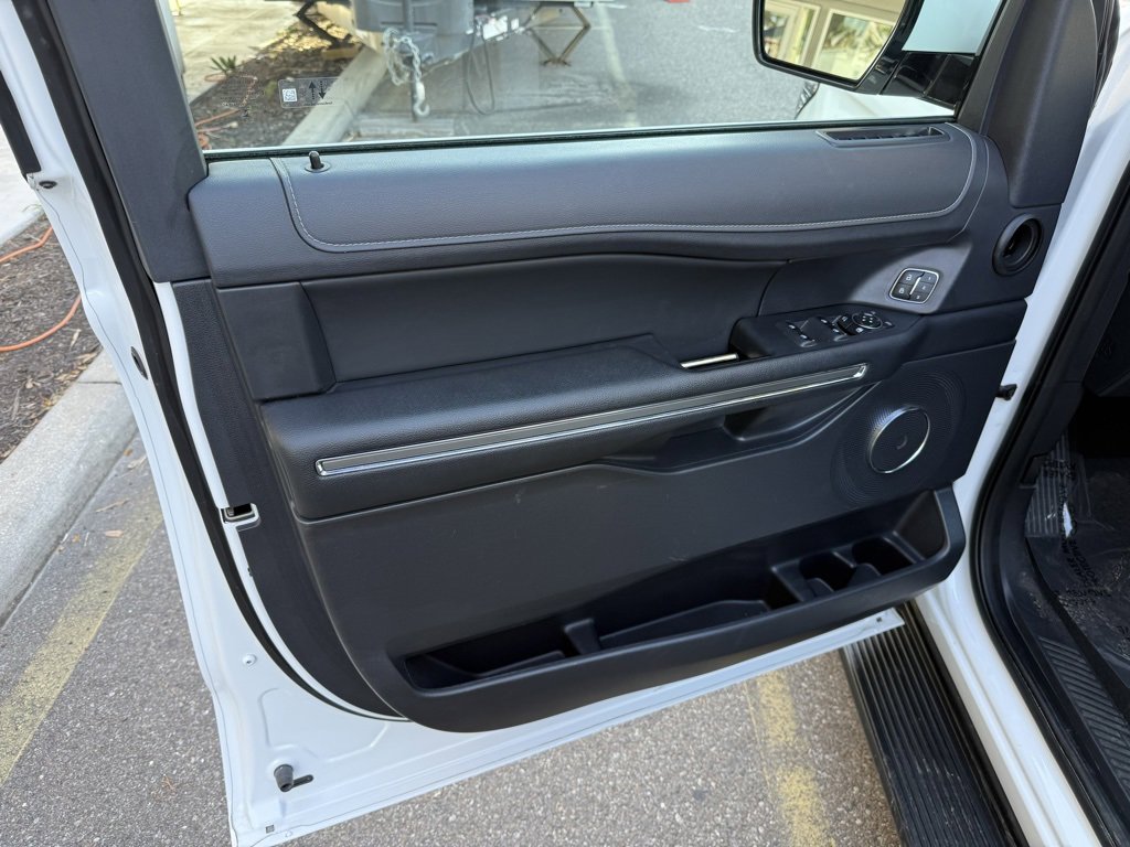 Used 2024 Ford Expedition Max XLT image 12