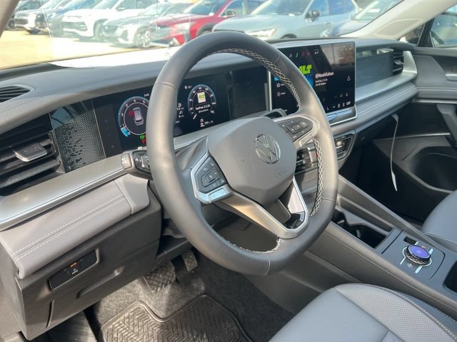 New 2026 Volkswagen Tiguan SE AWD/4WD image 12
